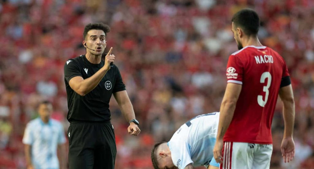 Eder Mallo Fernández, durante el encuentro entre el Nástic de Tarragona y el Málaga CF.