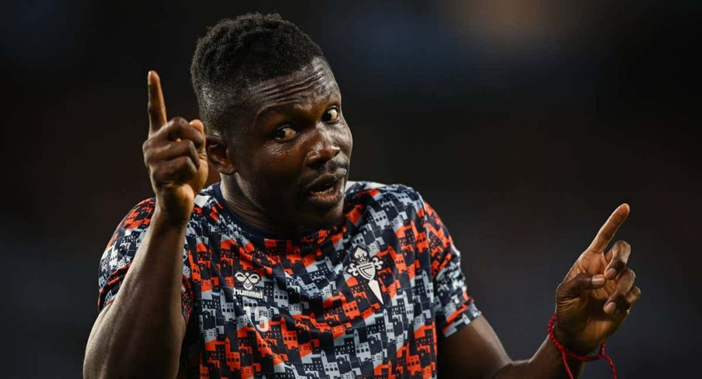 Joseph Aidoo, antes de un partido del Celta esta temporada.
