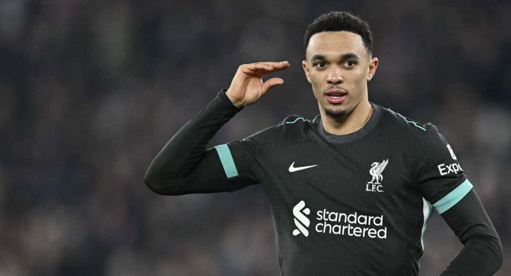 Alexander-Arnold celebra su gol contra el West Ham.