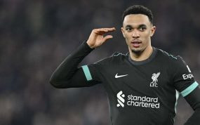 Alexander-Arnold celebra su gol contra el West Ham.