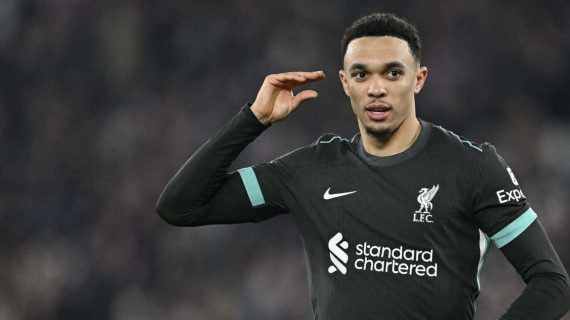 Alexander-Arnold celebra su gol contra el West Ham.