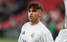 Raúl Asencio, jugando con el Real Madrid en San Mamés.