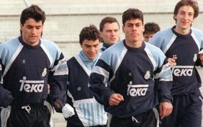 Dani García Lara, en el centro de la imagen, en un entrenamiento con el primer equipo del Real Madrid.