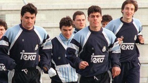 Dani García Lara, en el centro de la imagen, en un entrenamiento con el primer equipo del Real Madrid.