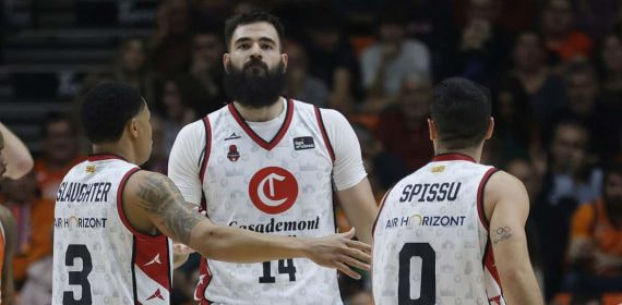 Bojan Dubljevic en un partido con el Casademont Zaragoza.