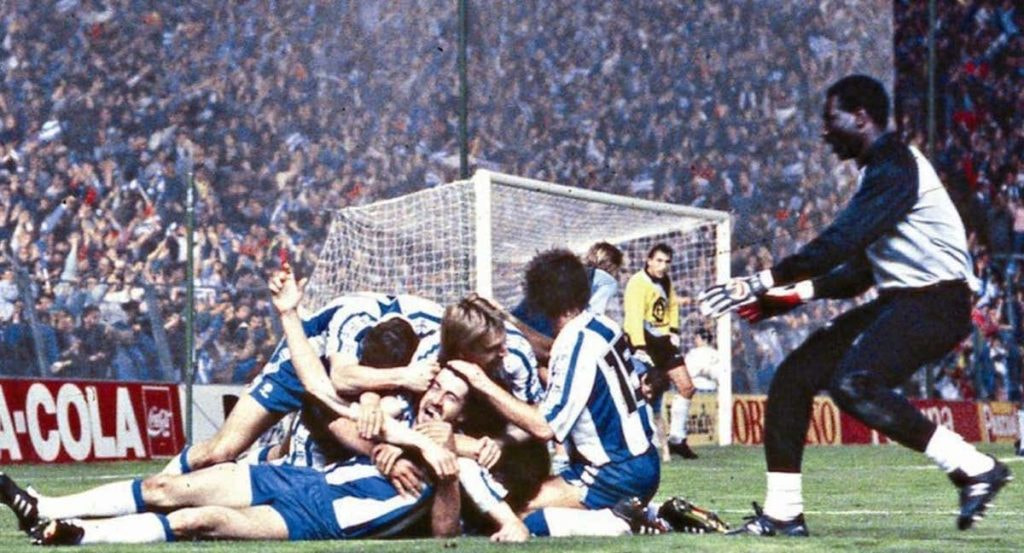Los jugadores del Espanyol celebran uno de los goles de aquella inolvidable Copa de la UEFA.