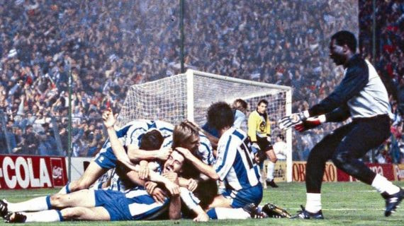 Los jugadores del Espanyol celebran uno de los goles de aquella inolvidable Copa de la UEFA.