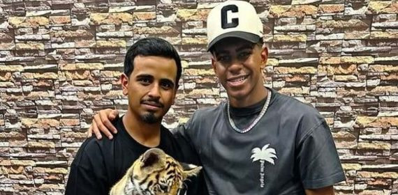 Lamine Yamal en su visita a Dubai que le mantendrá hasta 2025 en la ciudad.