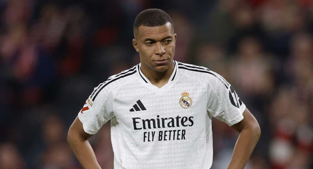 Kylian Mbappé, tras fallar un penalti contra el Athletic.