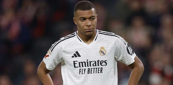 Kylian Mbappé, tras fallar un penalti contra el Athletic.