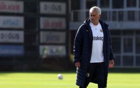 José Mourinho, en el último entrenamiento antes de recibir al Athletic.