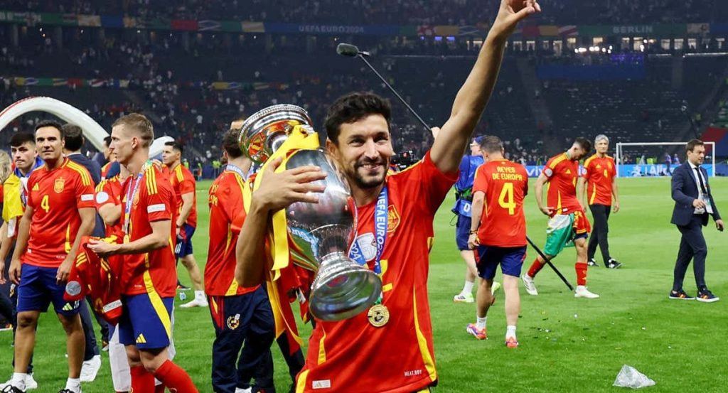 Jesús Navas celebra el triunfo en la Eurocopa.