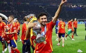 Jesús Navas celebra el triunfo en la Eurocopa.