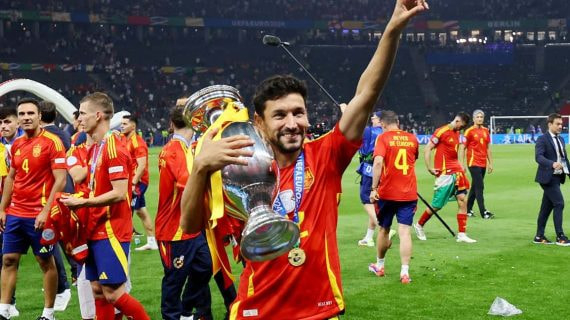 Jesús Navas celebra el triunfo en la Eurocopa.