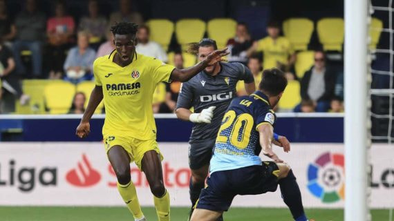 Nico Jackson, en un partido con el Villarreal.