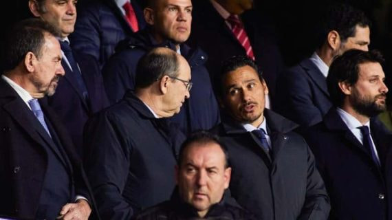 José María del Nido Carrasco y Pepe Castro en el palco del Sevilla.