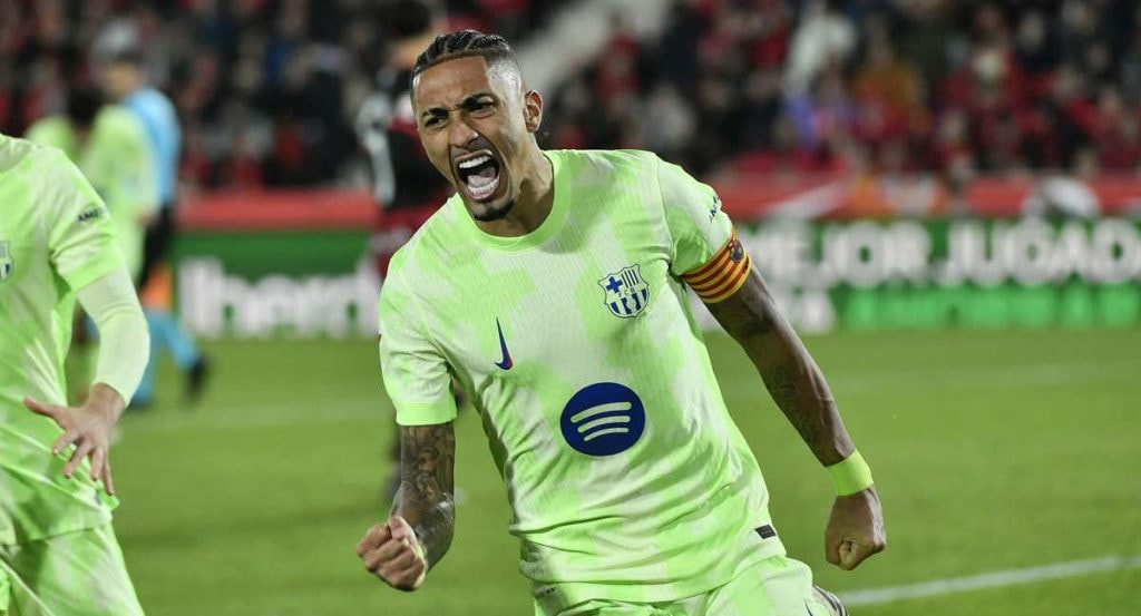 Raphinha celebra uno de los dos goles que ha marcado.