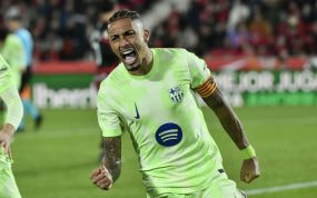 Raphinha celebra uno de los dos goles que ha marcado.