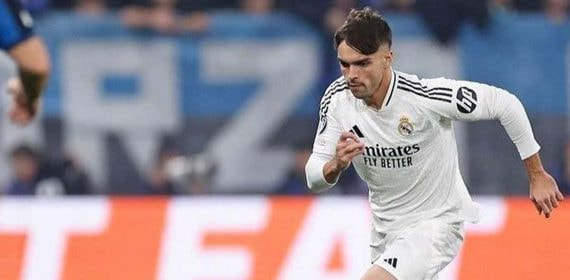 Raúl Asencio, jugando en la Champions contra el Atalanta.