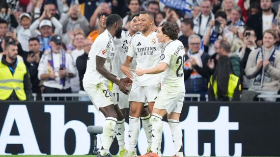 Los jugadores del Real Madrid celebran el gol de Mbappé contra el Getafe.