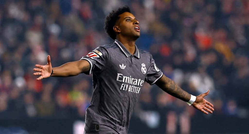 Rodrygo Goes celebra un gol con el Real Madrid.