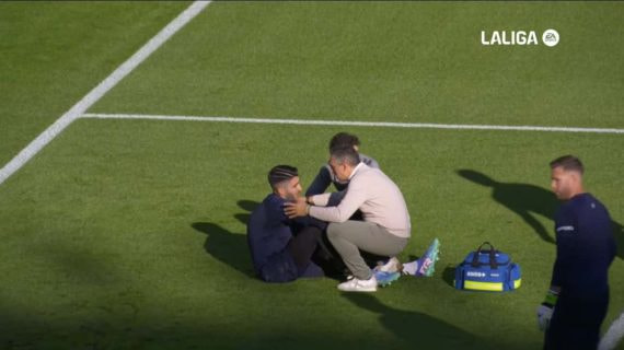 Rui Silva, durante el calentamiento antes del FC Barcelona cuando fue atendido por los médicos.