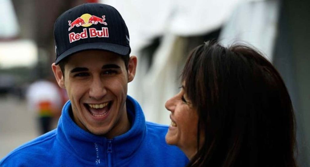 Luis Salom y Maria, su madre.
