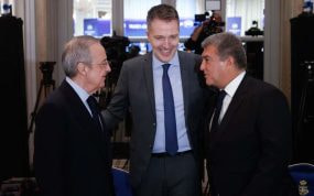 Florentino Pérez y Joan Laporta con Bernd Reichart, CEO de la Superliga.