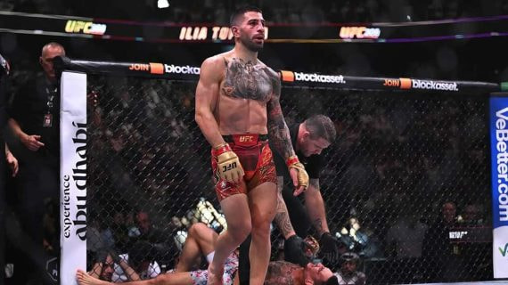Ilia Topuria, tras noquear a Max Holloway en el UFC 308.