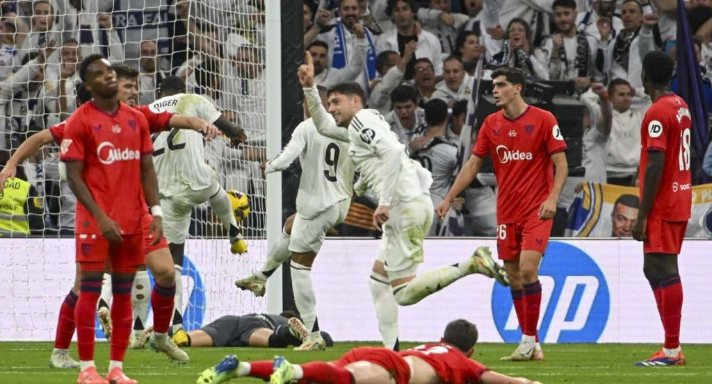 Fede Valverde celebra su gol ante el Sevilla.