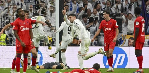 Fede Valverde celebra su gol ante el Sevilla.