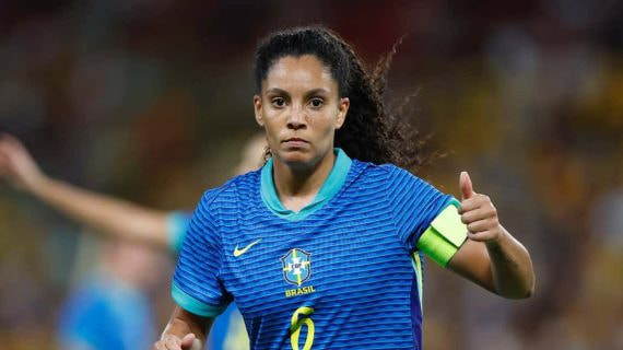 Yasmim durante un partido con Brasil.