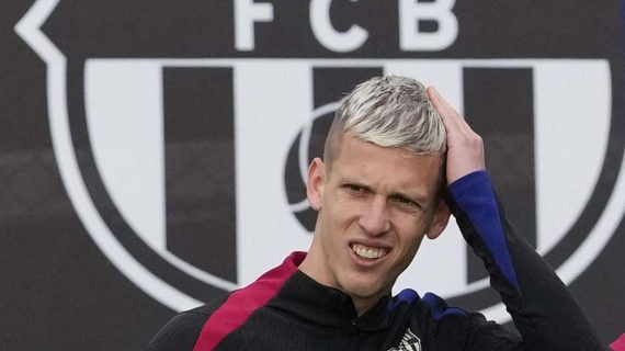 Dani Olmo, durante un entrenamiento con el FC Barcelona.