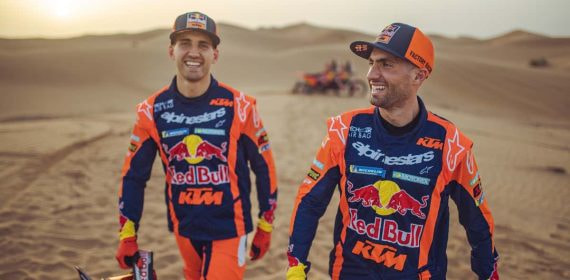 Kevin y Luciano Benavides, en el desierto.