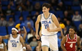 Aday Mara en un partido anterior con UCLA.