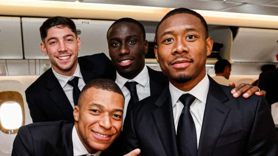 La plantilla del Real Madrid, en un viaje en avión.