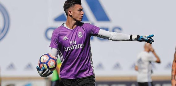 Álex Craninx, durante un entrenamiento con el Real Madrid.