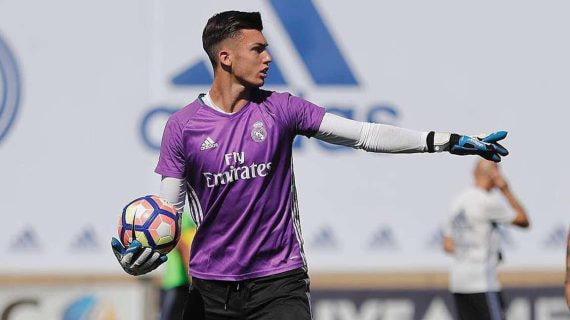 Álex Craninx, durante un entrenamiento con el Real Madrid.