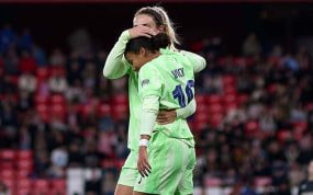 Alexia Putellas y Vicky López, goleadoras del Barça ante el Athletic en San Mamés.