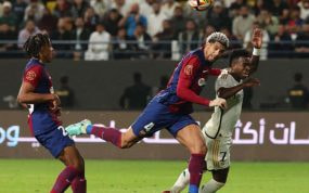 Araujo cometió penalti sobre Vinicius en la final de 2024.