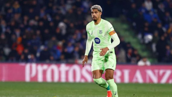 Ronald Araujo ante el Getafe.