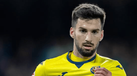 Álex Baena con el Villarreal.