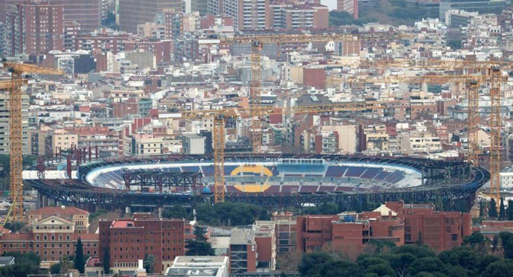 El Camp Nou en obras.