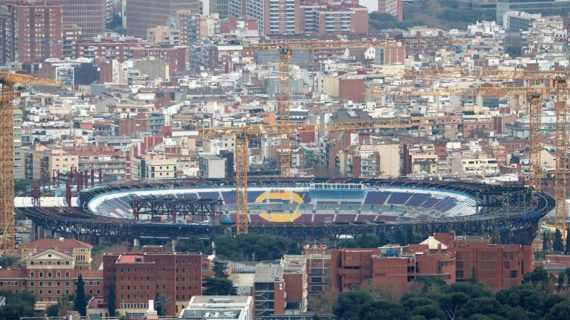 El Camp Nou en obras.