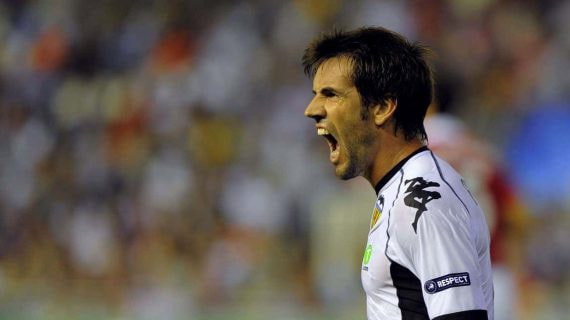 David Albelda, en un partido con el Valencia.