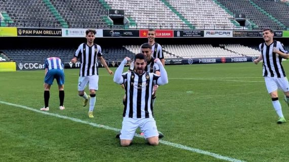 El influencer de Elda acumula más de un millón de seguidores en TikTok tras contar sus anécdotas como jugador de fútbol amateur.