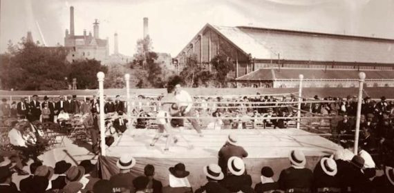 Imagen de una velada de boxeo en el antiguo Campo de las Delicias.