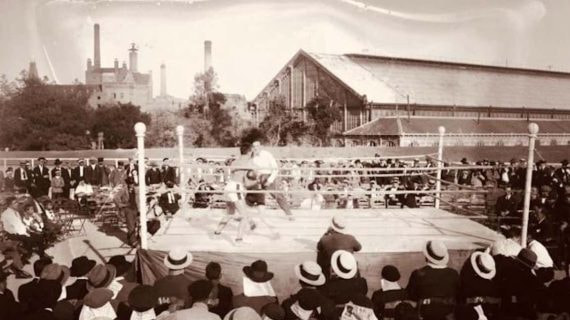 Imagen de una velada de boxeo en el antiguo Campo de las Delicias.