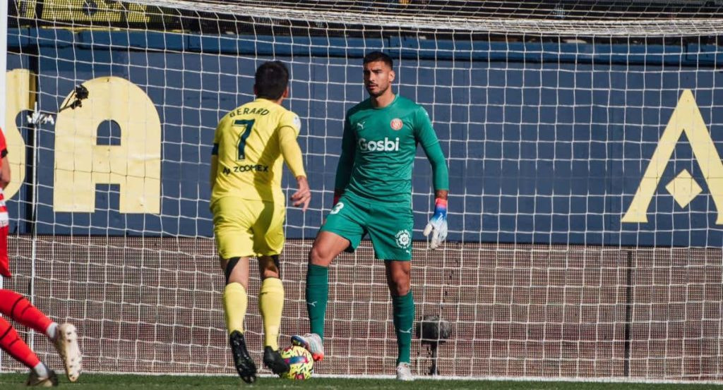Gazzaniga en el campo del Villarreal.