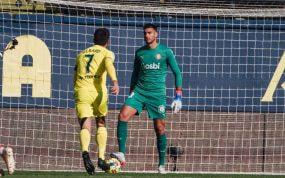 Gazzaniga en el campo del Villarreal.